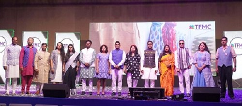 8th National Facilities Managers Summit-2022 held Handloom Ramp Walk held to promote Handloom Monday in IT  Sector