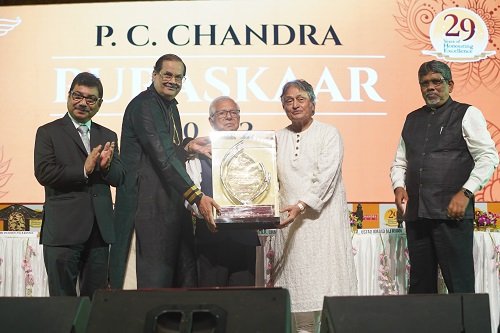 P.C. Chandra Group felicitates Ustad Amjad Ali Khan at the 29th P.C. Chandra Puraskaar, 2022