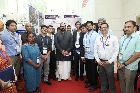 Shri Rajeev Chandrasekhar interacts with startups at SemiconIndia, encourages and inspires them to be the next Unicorn Semicon startups
