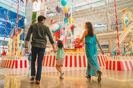R CITY mall is hosting the biggest summer carnival in town with a larger-than-life décor and ensemble of exciting activities