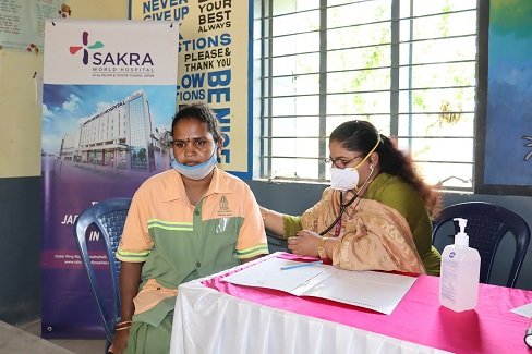 Sakra World Hospital celebrates Mother’s Day with Pourakarmikas by organizing free health checkups and screening