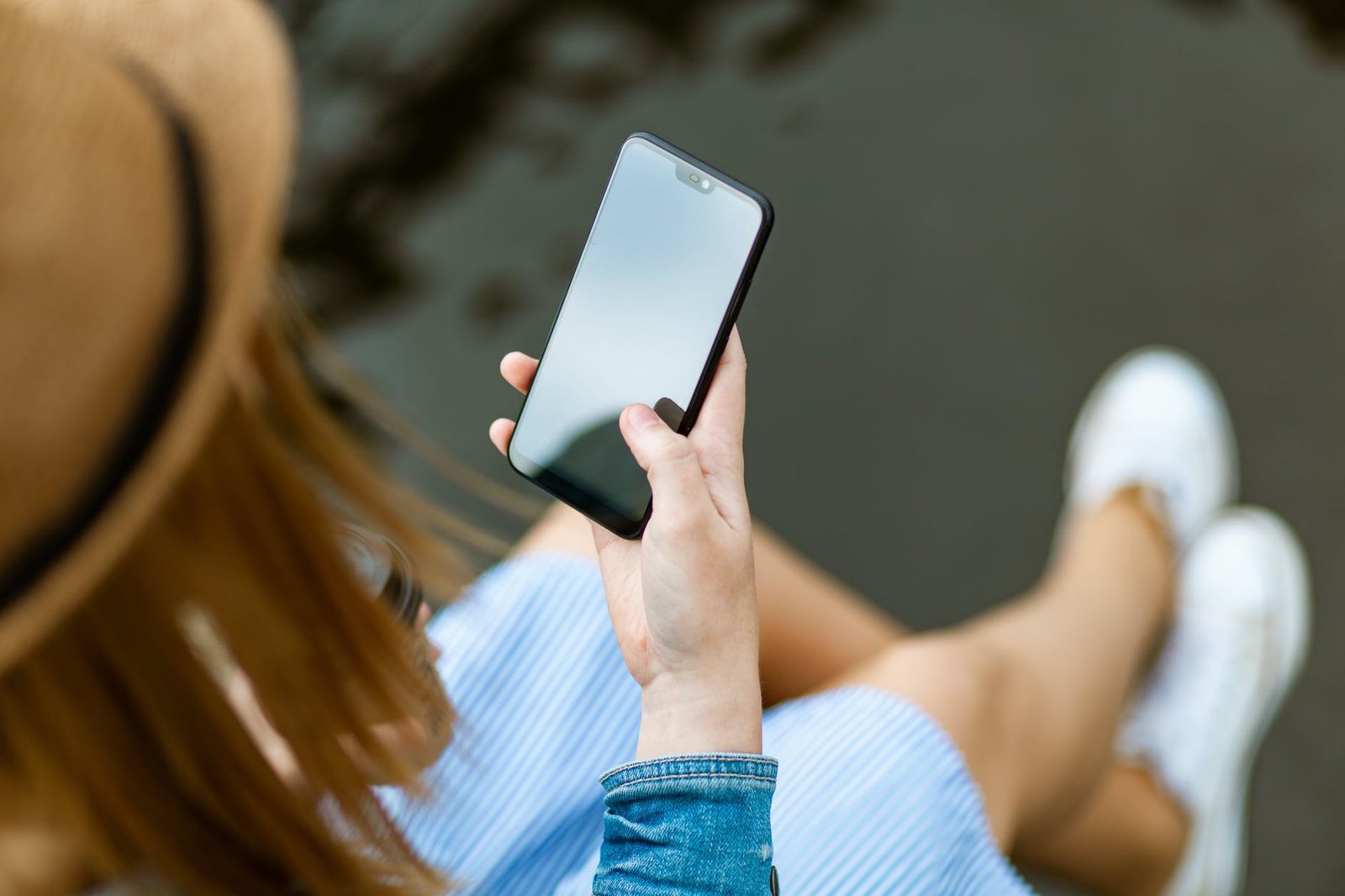 Increased Smartphone Use Could be Link to Decline in Mental Wellbeing In Young Adults