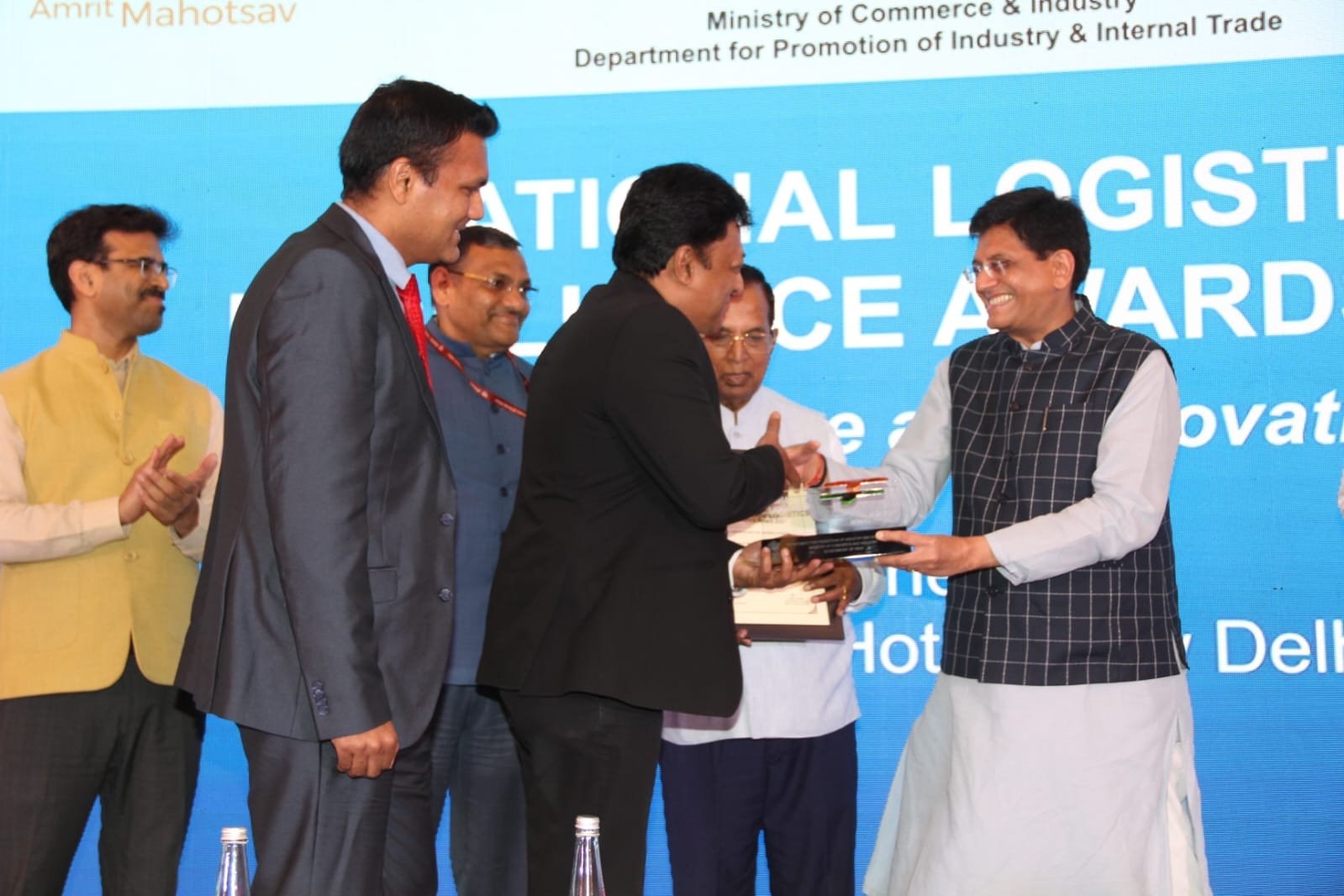 Mr Jibu Itty receiving award from Shri Piyush Goyal