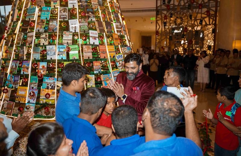 Conrad Bengaluru Celebrates Tree Lighting Ceremony